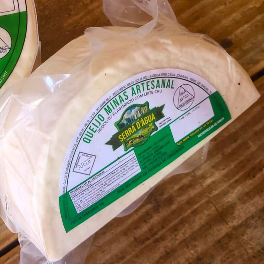 Queijo Canastra Meia Cura Metade